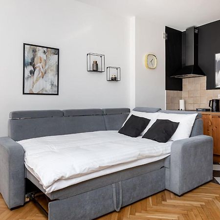 Fashioned Apartment Rycerska By Noclegi Renters Varsovia Exterior foto