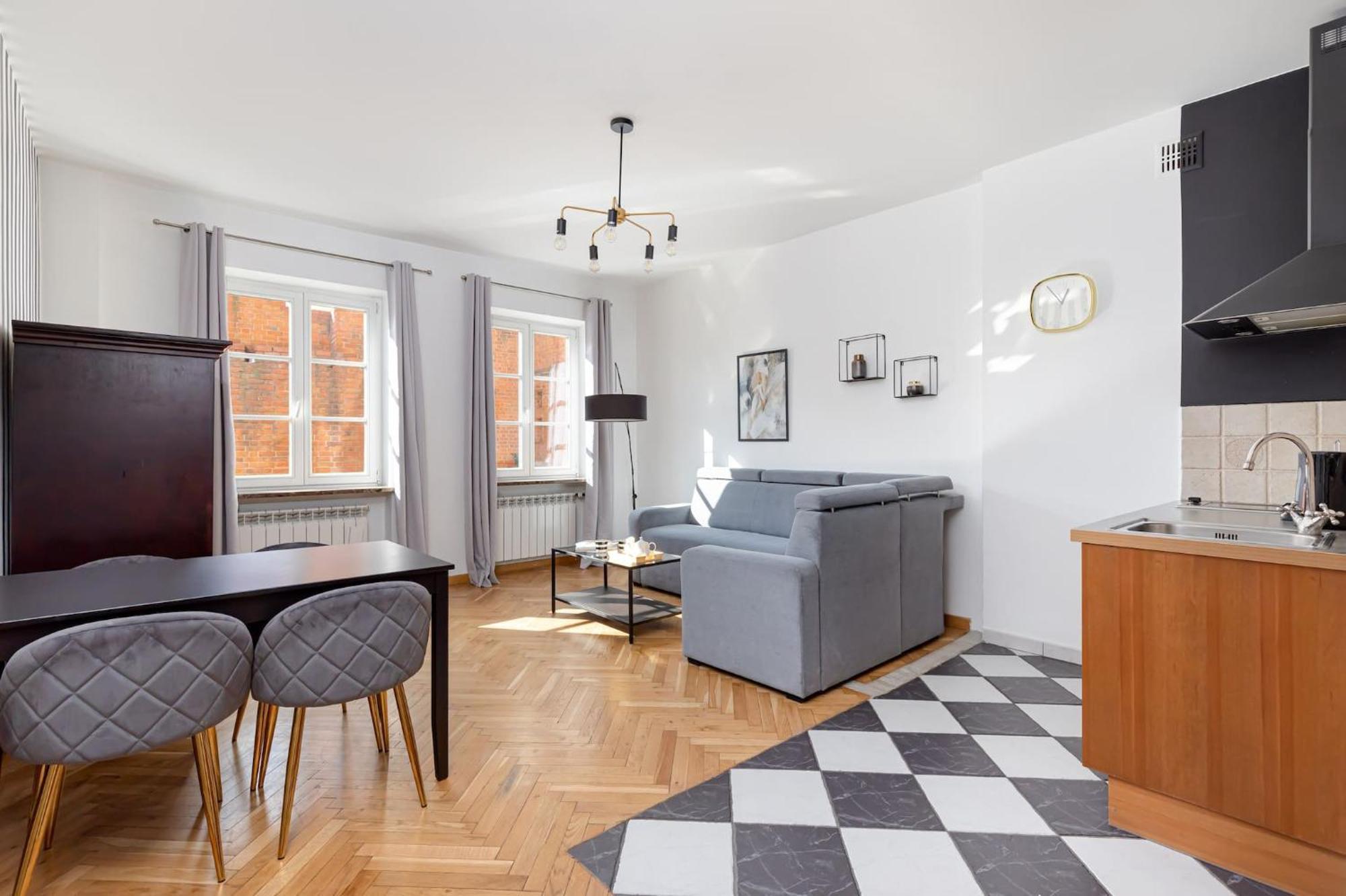 Fashioned Apartment Rycerska By Noclegi Renters Varsovia Exterior foto